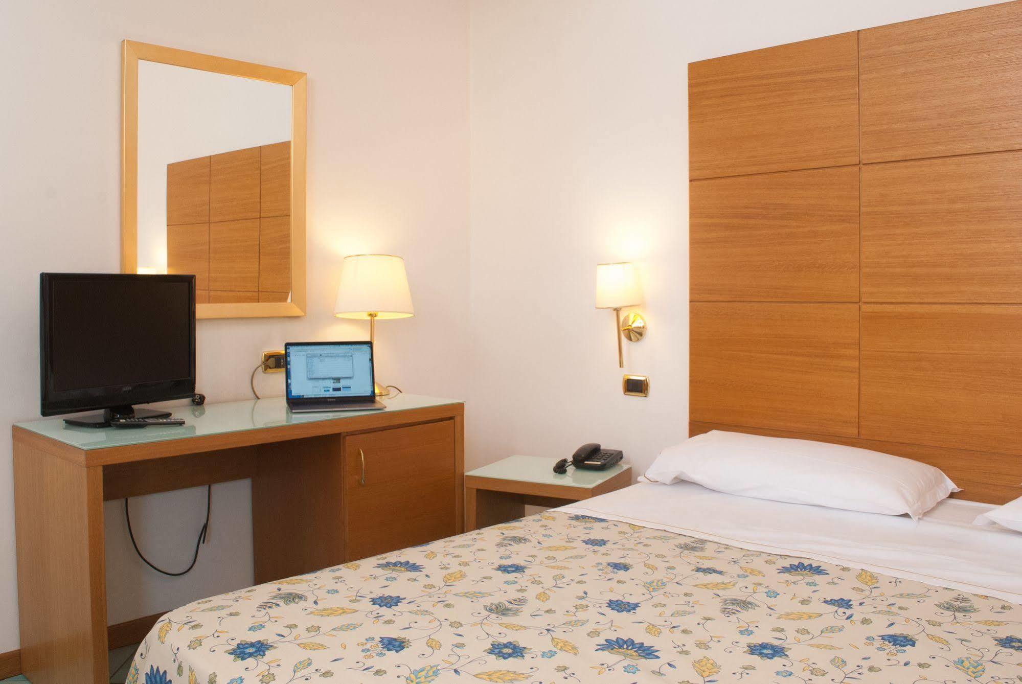 City Hotel Casoria Buitenkant foto